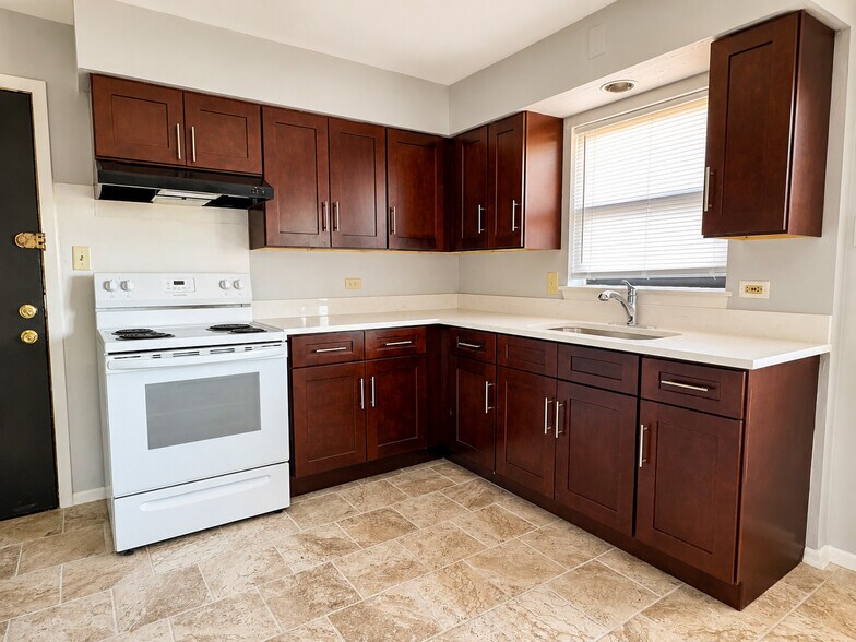 More Photos Of 441 E 107th St, Chicago Apartments For Sale