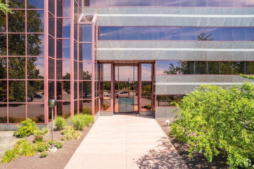 More Photos Of 1605 N Cedar Crest Blvd, Allentown Medical For Lease