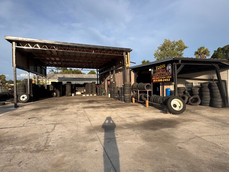 More Photos Of 6301 Causeway Blvd, Tampa Auto Repair For Lease