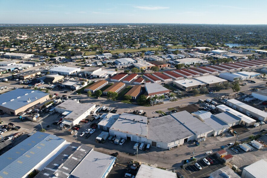 More Photos Of 1203 SE 9th Ter, Cape Coral Light Distribution For Sale
