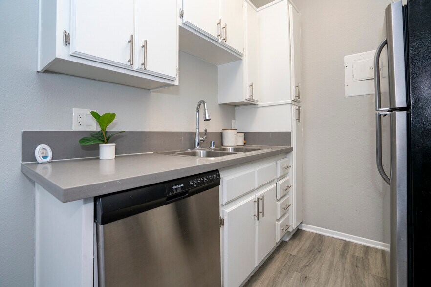 More Photos Of 117 S Avenue 64, Los Angeles Apartments For Sale