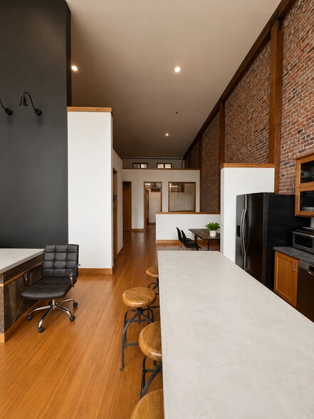 More Photos Of 317 W 1st Ave, Albany Storefront Retail Office For Lease