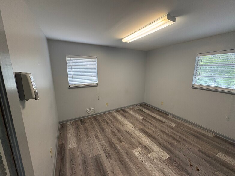 More Photos Of 2417 Candler Rd, Decatur Office For Lease
