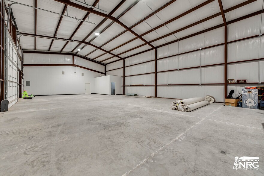 More Photos Of 310 Zeus Ln, Odessa Warehouse For Lease