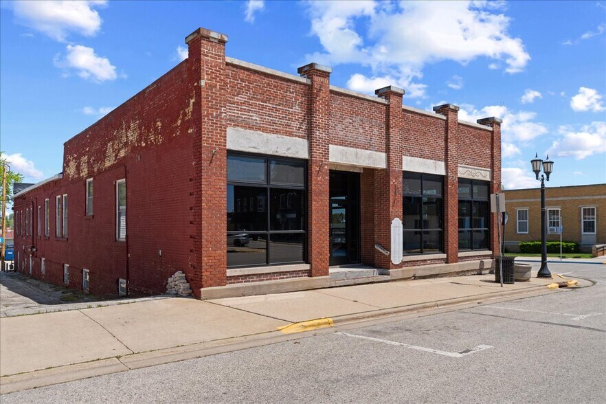 Primary Photo Of 203 Ellis St, Kewaunee Office For Sale