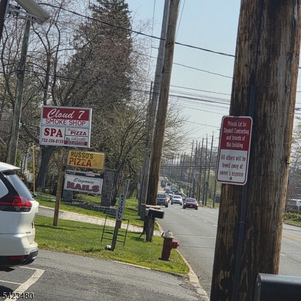 More Photos Of 713 E Main St, Bridgewater General Retail For Lease