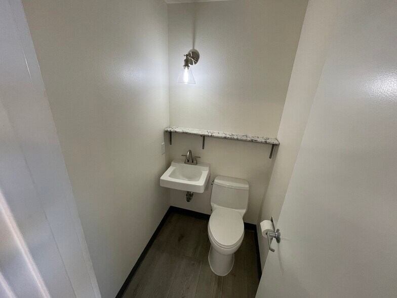 More Photos Of 4305 Torrance Blvd, Torrance Medical For Sale