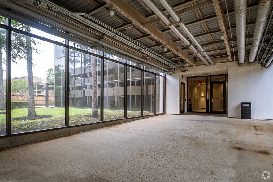 More Photos Of 750 Bering Dr, Houston Office For Lease