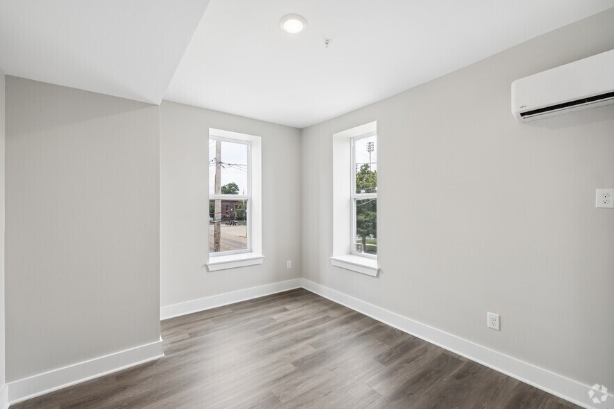 More Photos Of 22 N King St, Gloucester City Storefront Retail Residential For Sale
