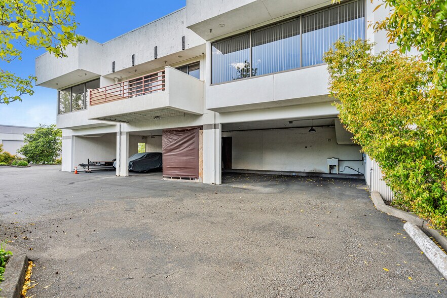 More Photos Of 74 Digital Dr, Novato Warehouse For Sale