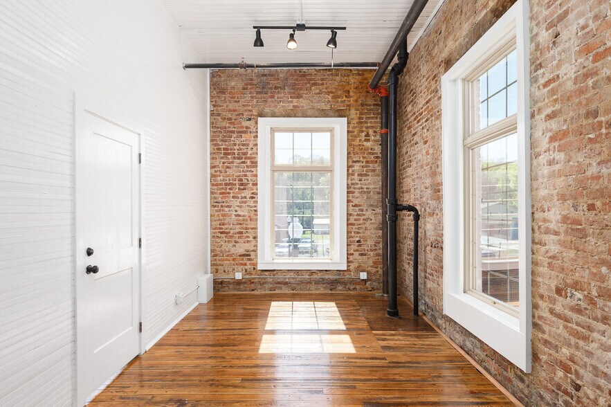 More Photos Of 1403 Huntsville Rd, Florence Coworking Space