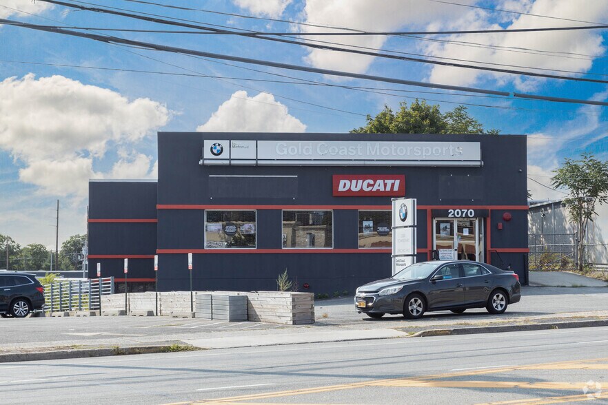 More Photos Of 2070 Jericho Tpke, New Hyde Park Auto Repair For Lease