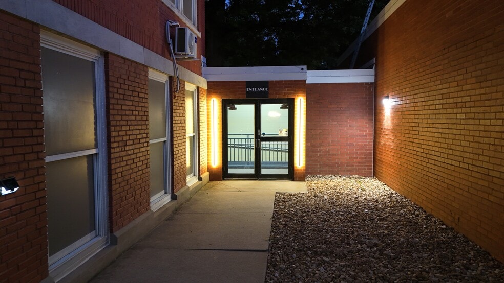More Photos Of 1423 W Atlantic St, Springfield Schools For Sale