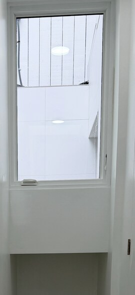 More Photos Of 3516 Sacramento St, San Francisco Storefront Retail Office For Lease