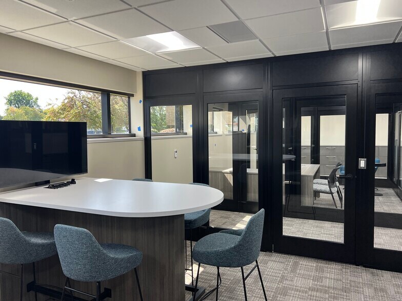 More Photos Of 20300 W 12 Mile Rd, Southfield Office For Lease