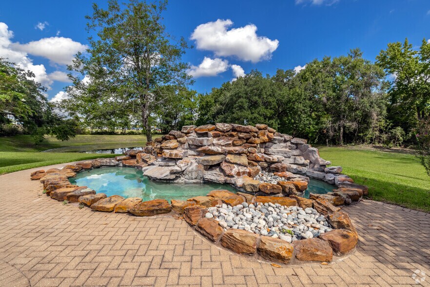 More Photos Of 11821 Telge Rd, Cypress Office For Sale