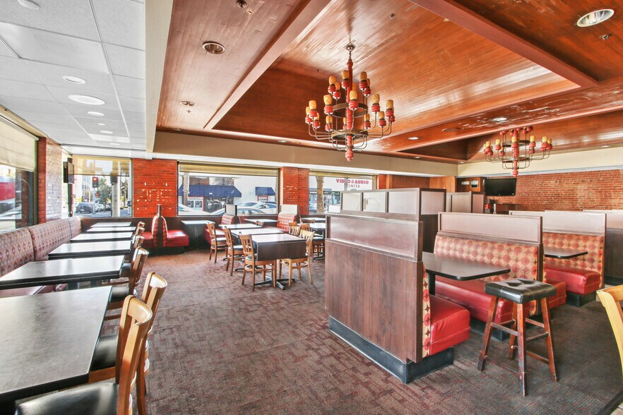 More Photos Of 1433 Wilshire Blvd, Santa Monica Restaurant For Lease