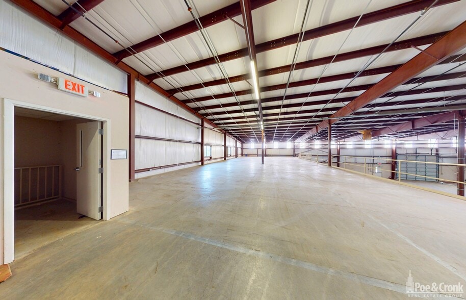 More Photos Of 70 Douglas Way, Natural Bridge Station Warehouse For Sale