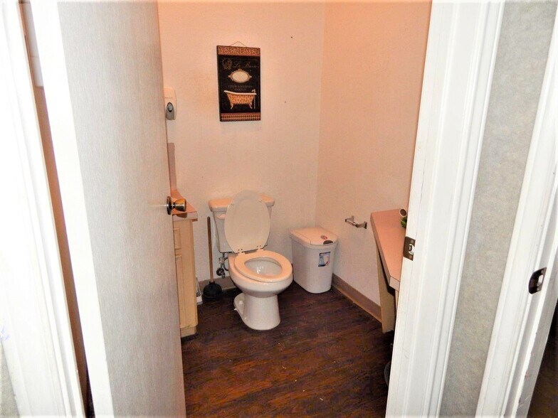 More Photos Of 3700 N Stewart Rd, Mission Warehouse For Lease