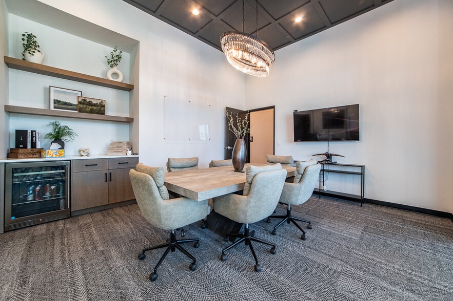 More Photos Of 3169 W Belltower Dr, Meridian Office For Sale