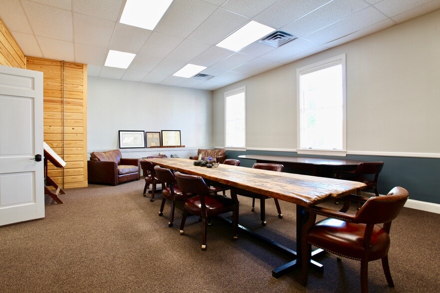 More Photos Of 300 NW Mcgill Ave NW, Concord Office For Lease