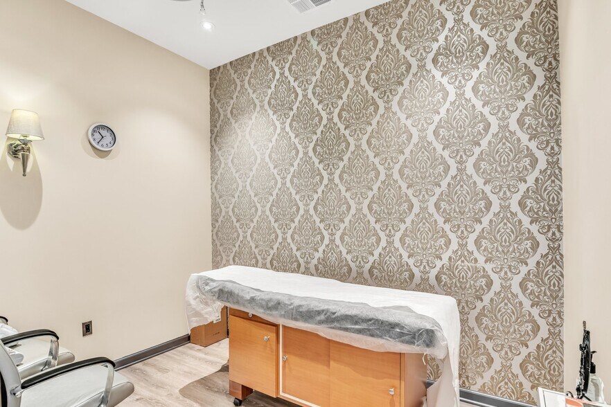 More Photos Of 1211 Church St, San Francisco Storefront Retail Residential For Lease