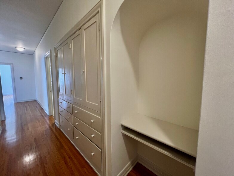 More Photos Of 143 N Sycamore Ave, Los Angeles Multifamily For Sale