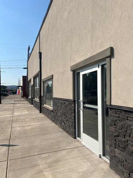More Photos Of 365 NE Court St, Prineville Medical For Sale