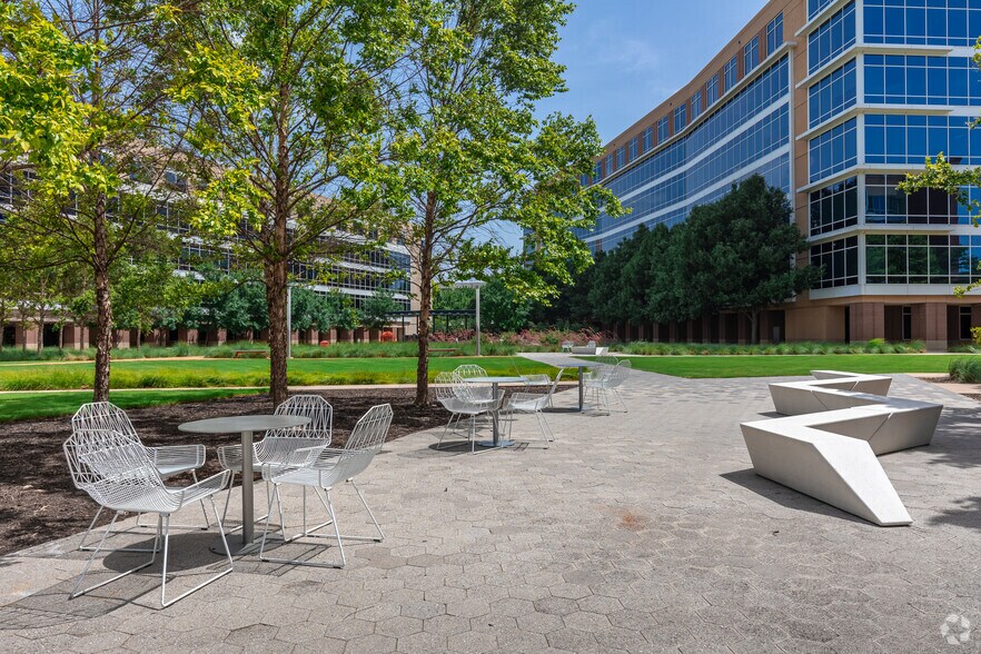 More Photos Of 2380 Performance Dr, Richardson Office For Lease