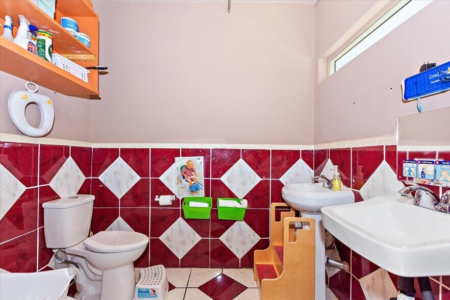 More Photos Of 1455 E Lynwood Dr, San Bernardino Schools For Sale