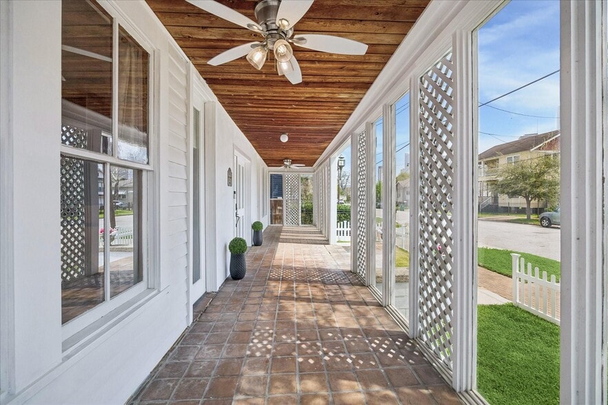 More Photos Of 1812 Kane St, Houston Office Residential For Sale