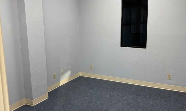 More Photos Of 310 Union Pacific Blvd, Laredo Warehouse For Lease