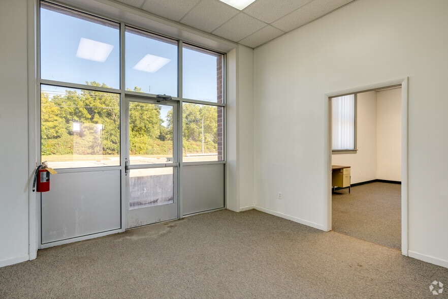 More Photos Of 2380 Military St, Port Huron Industrial For Sale