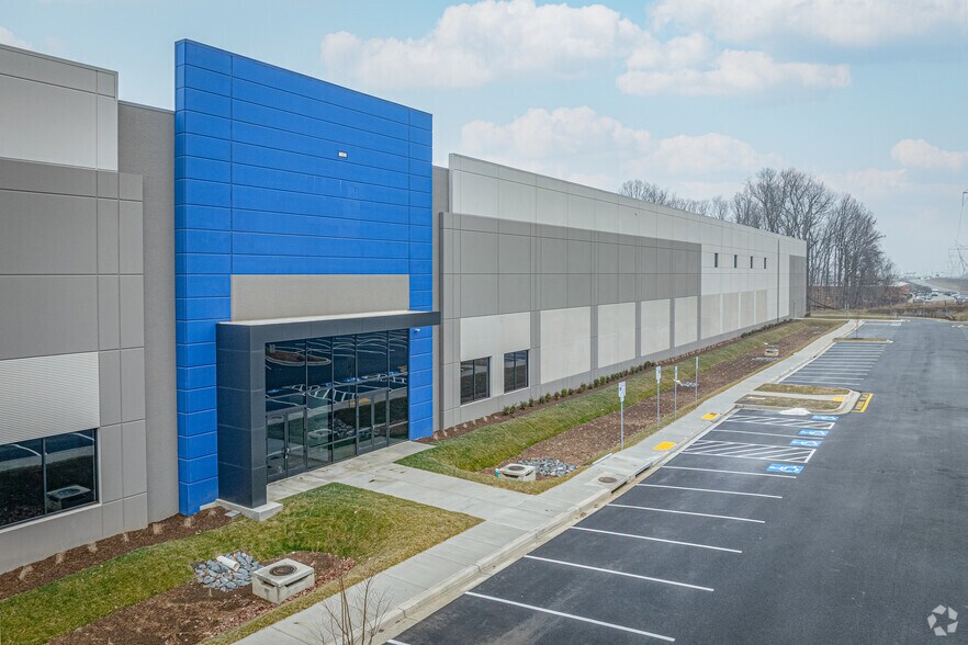 More Photos Of 1305 Furnace Rd, Linthicum Heights Distribution For Lease