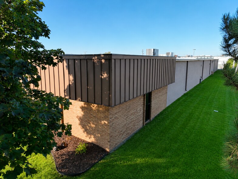 More Photos Of 375 Robbins Dr, Troy Light Distribution For Sale