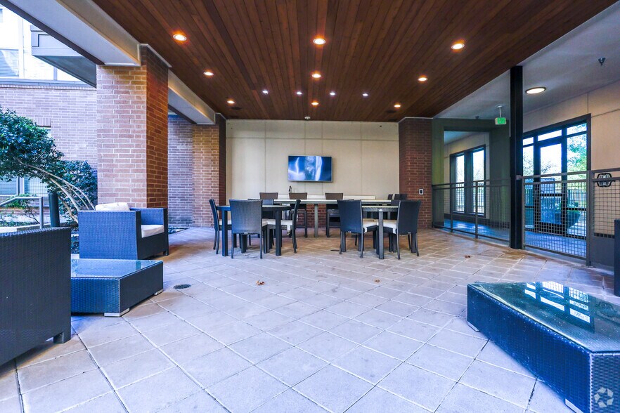 More Photos Of 4646 Amesbury Dr, Dallas Apartments For Lease