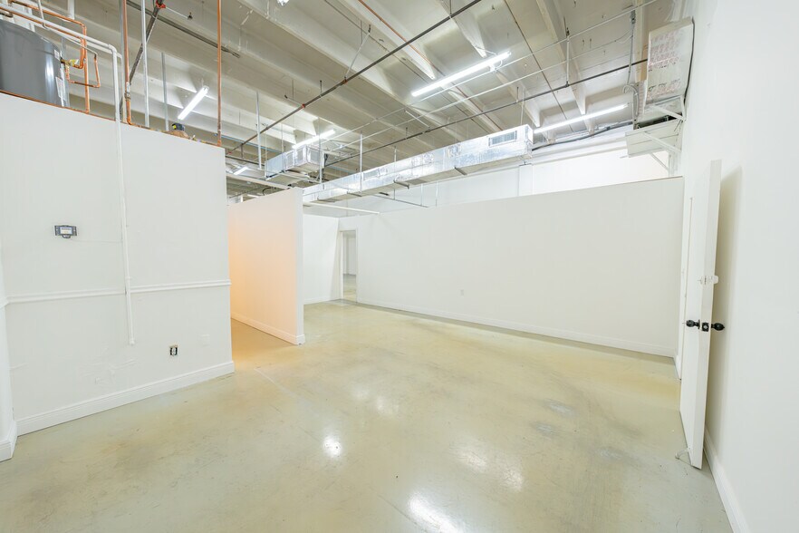 More Photos Of 4095 N 28th Way, Hollywood Warehouse For Lease
