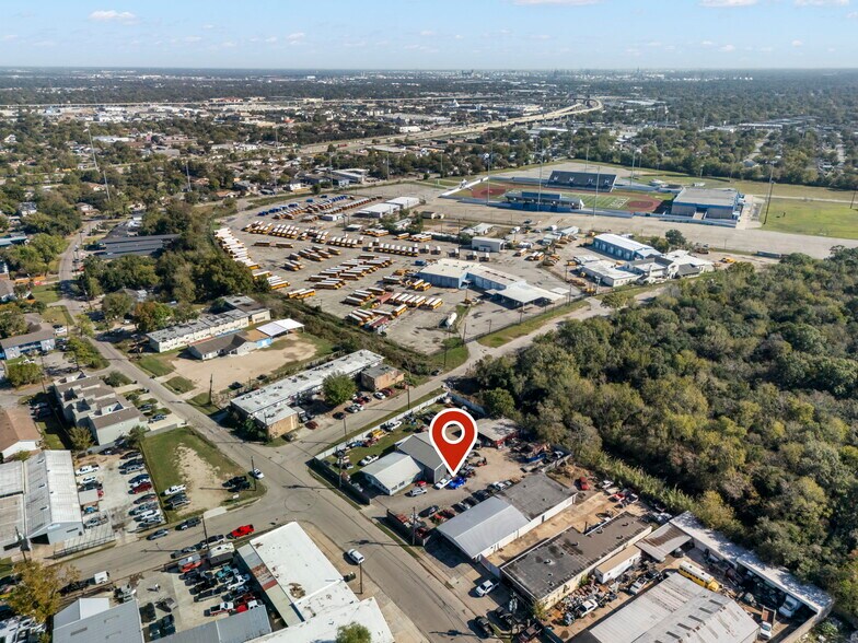 More Photos Of 4107 Weslow St, Houston Warehouse For Sale