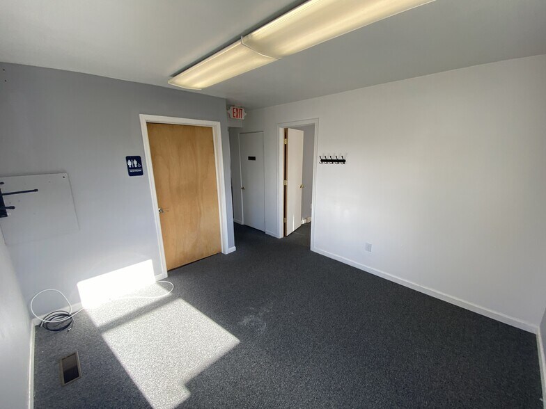 More Photos Of 3103 W Emaus Ave, Allentown Office For Lease