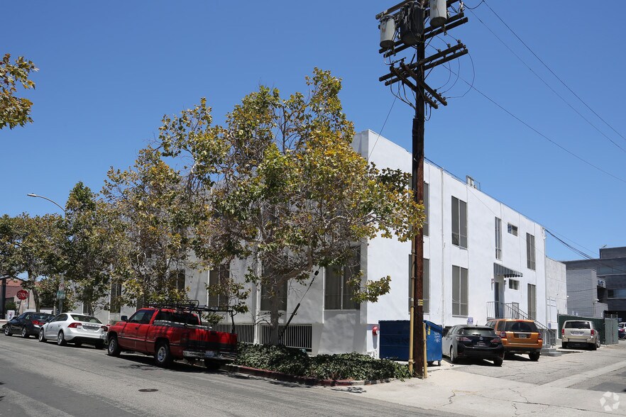 More Photos Of 8170 Beverly Blvd, Los Angeles Office For Lease