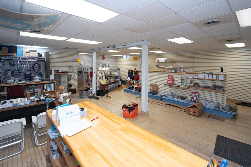 More Photos Of 7427 Dyke Rd, Clay Freestanding For Lease