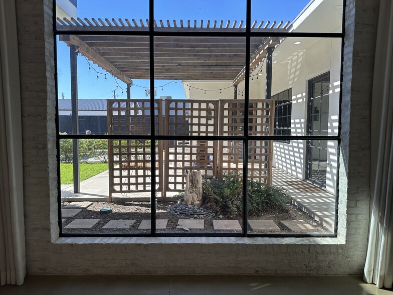More Photos Of 4775 Memphis St, Dallas Light Distribution For Sale