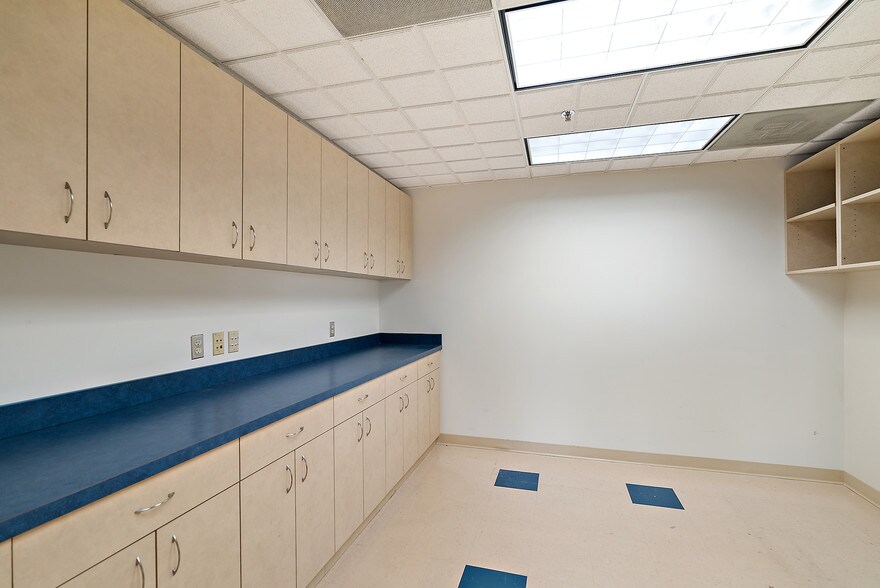 More Photos Of 4221 Walney Rd, Chantilly Office For Lease