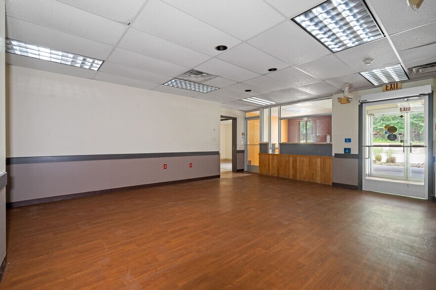 More Photos Of 4 Corwin Ct, Newburgh Medical For Sale