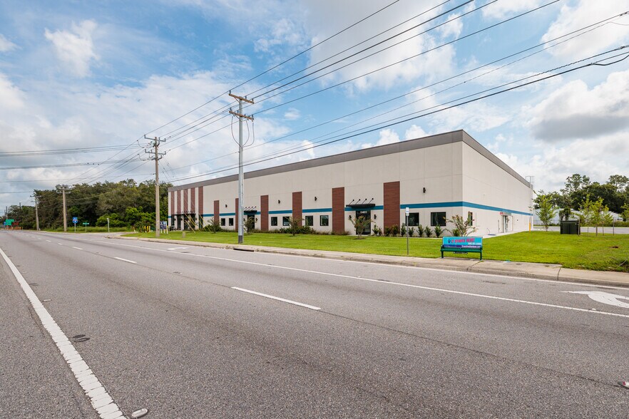 More Photos Of 1530 Kendrick Ln, Lakeland Warehouse For Sale