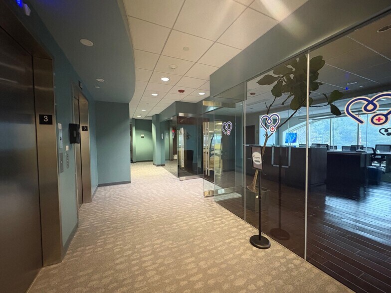 More Photos Of 99 Conifer Hill Dr, Danvers Office For Lease