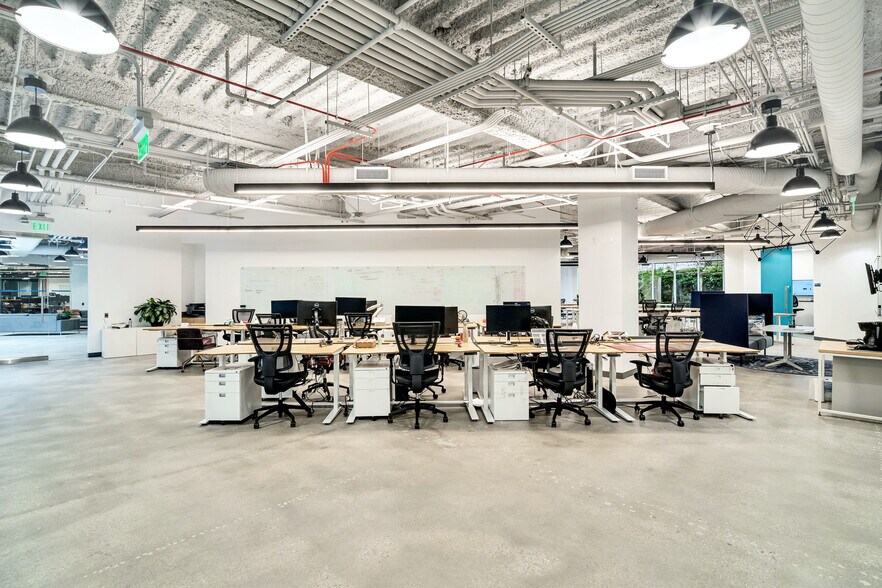 More Photos Of 345 N Maple Dr, Beverly Hills Office For Lease