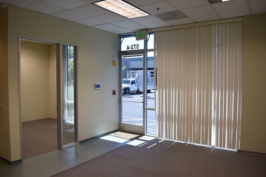 More Photos Of 572 Martin Ave, Rohnert Park Flex For Lease