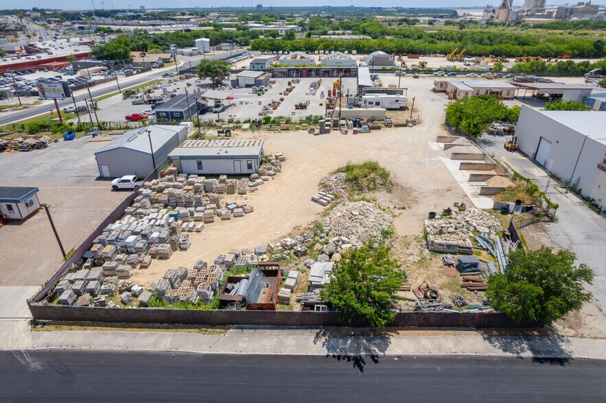 More Photos Of 4350 Naco Pass, San Antonio Service For Sale