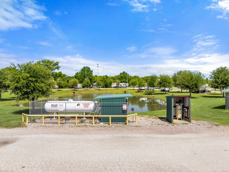More Photos Of 10855 US Highway 69 N, Tyler Trailer Camper Park For Sale
